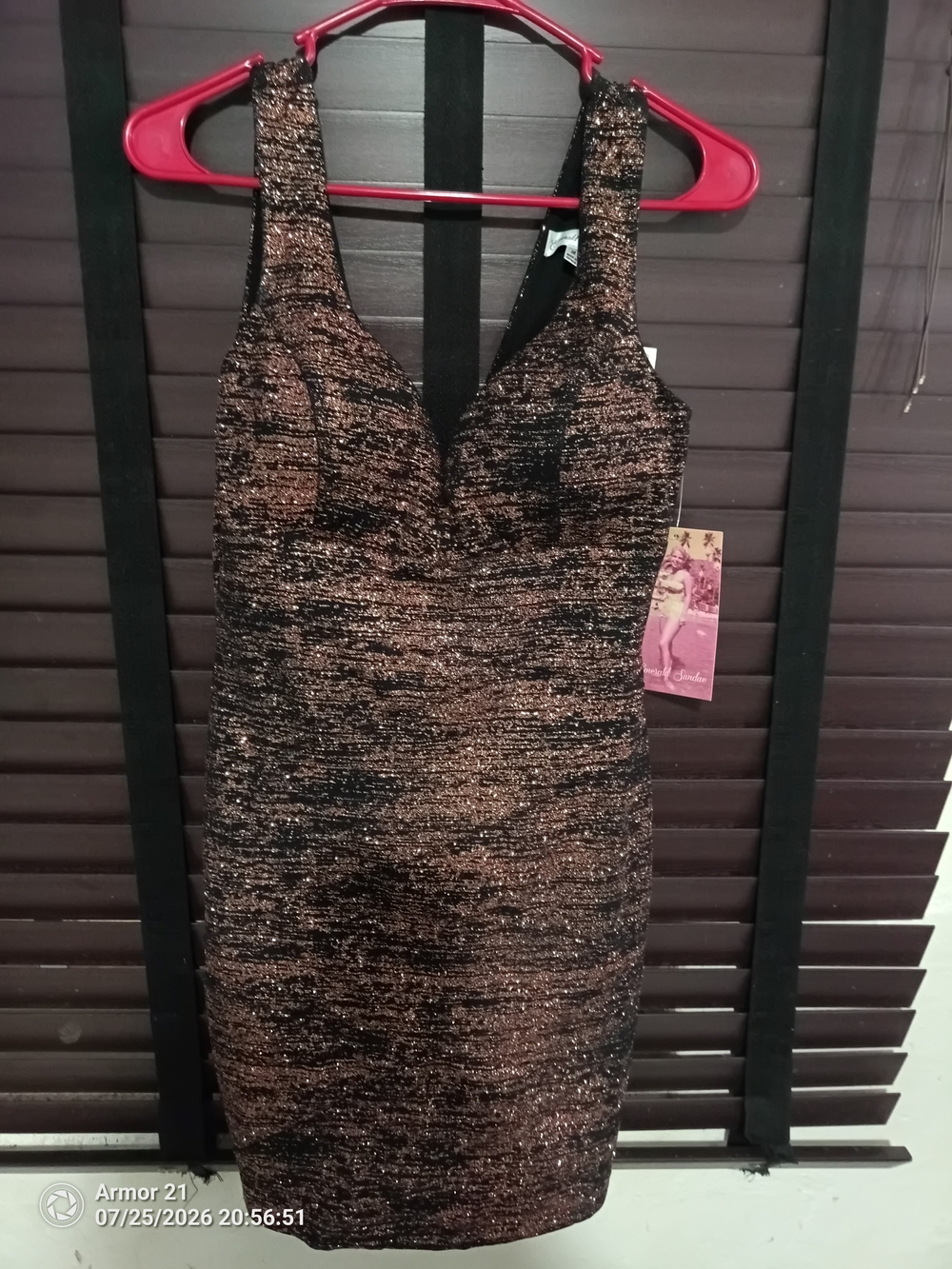 Emerald Sundae Metallic Black & Rose Gold Top